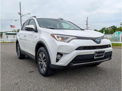 Super White 2017 Toyota RAV4 Hybrid XLE