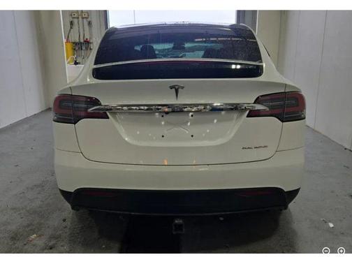 Pearl White Multi-Coat 2019 Tesla Model X Long Range