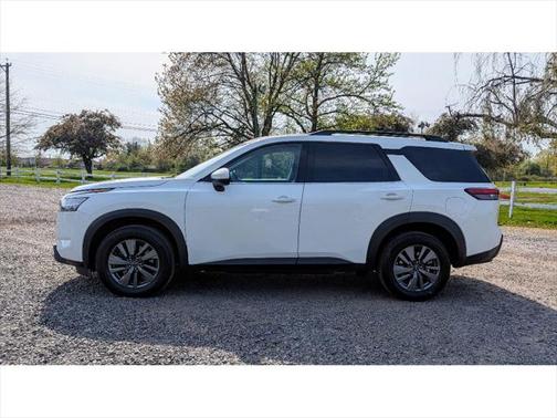 2022 Nissan Pathfinder SV 4WD
