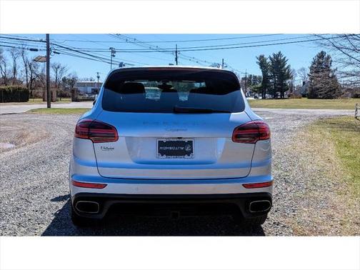 2017 Porsche Cayenne Platinum Edition