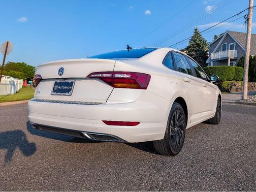 Pure White 2019 Volkswagen Jetta 1.4T SEL Premium