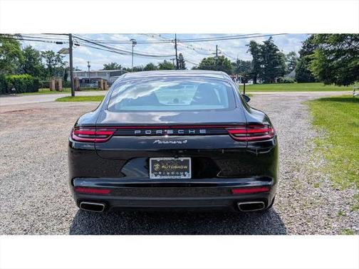 2018 Porsche Panamera 4