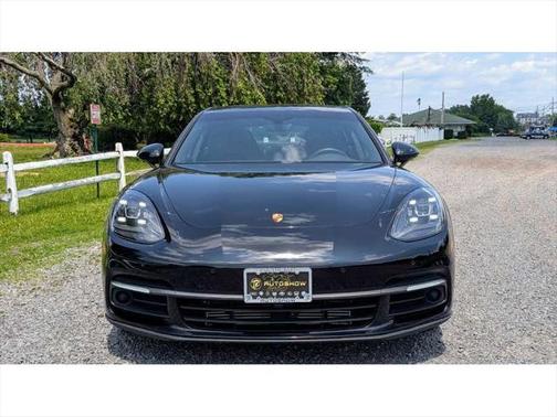 2018 Porsche Panamera 4