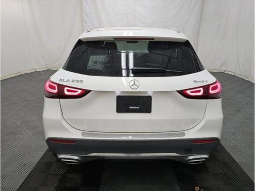 2021 Mercedes-Benz GLA 250 Base 4MATIC