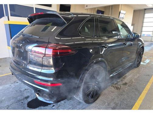 2016 Porsche Cayenne GTS