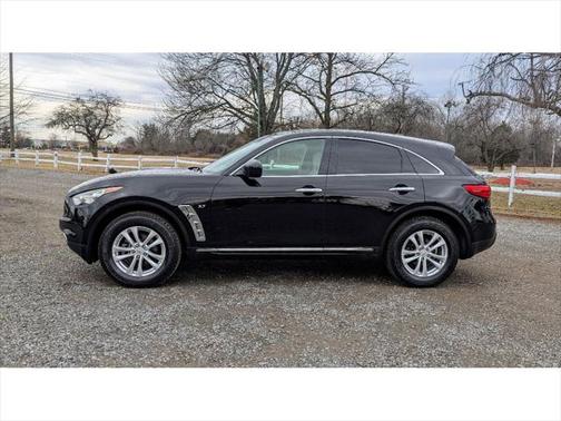 2016 INFINITI QX70 Base