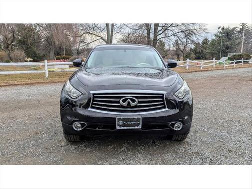 2016 INFINITI QX70 Base