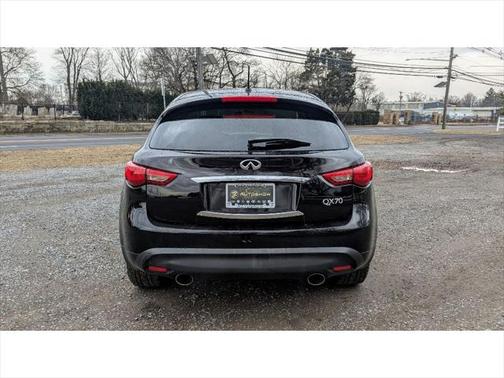 2016 INFINITI QX70 Base