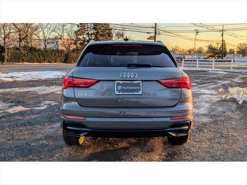 2019 Audi Q3 2.0T S line Premium Plus
