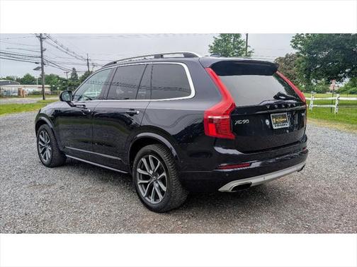 2017 Volvo XC90 T6 Momentum