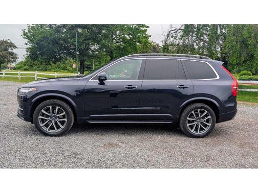 2017 Volvo XC90 T6 Momentum