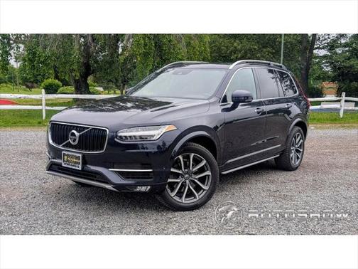 2017 Volvo XC90 T6 Momentum