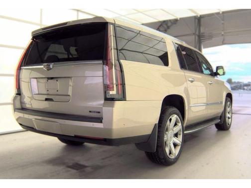 Silver Coast Metallic 2017 Cadillac Escalade ESV Luxury