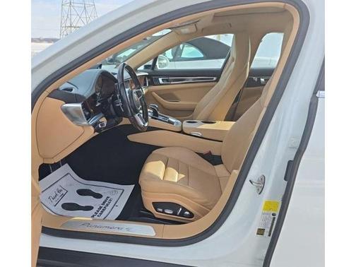 2017 Porsche Panamera 4S