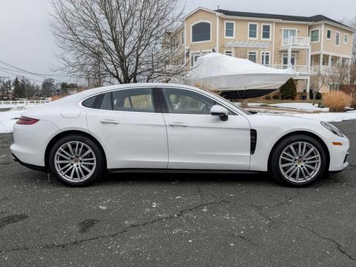 2017 Porsche Panamera 4S