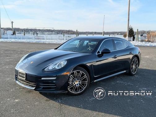 Dark Blue Metallic 2015 Porsche Panamera 4S