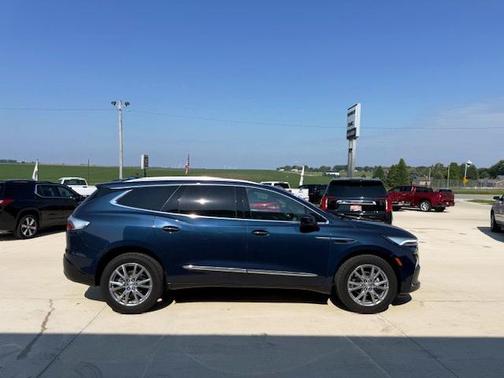 2022 Buick Enclave AWD Essence