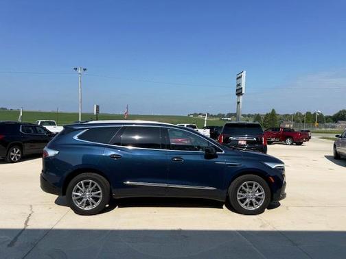2022 Buick Enclave AWD Essence