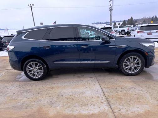 2022 Buick Enclave AWD Essence