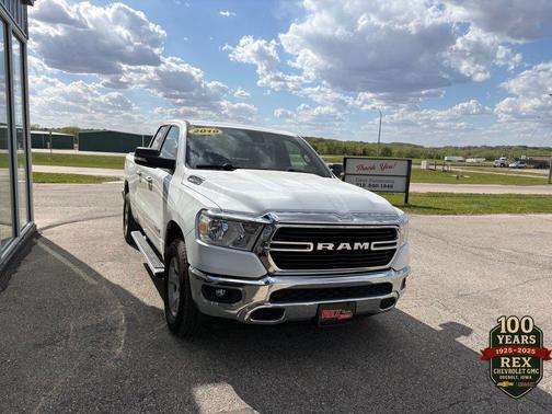 Bright White Clearcoat 2019 RAM 1500 Big Horn