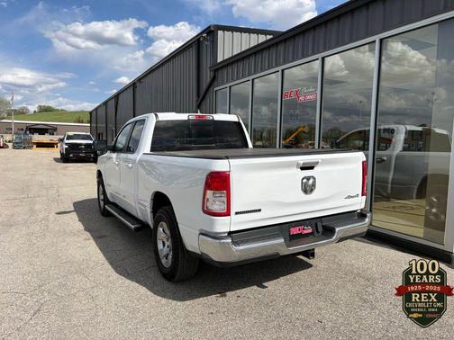 Bright White Clearcoat 2019 RAM 1500 Big Horn