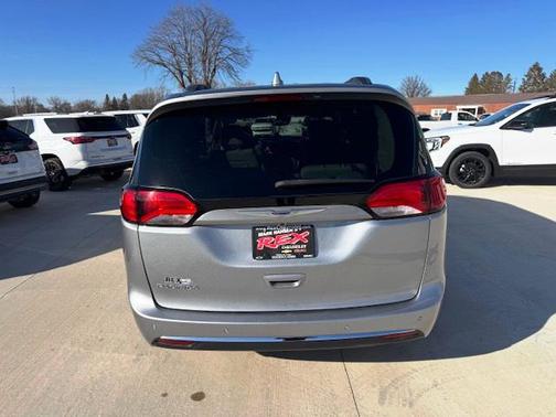 2020 Chrysler Pacifica Touring-L Plus