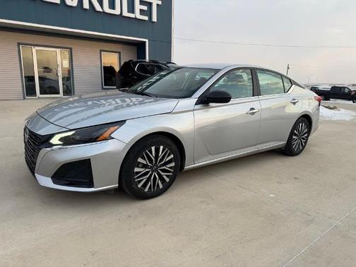 2025 Nissan Altima SV FWD