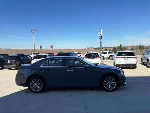 2019 Chrysler 300 Limited
