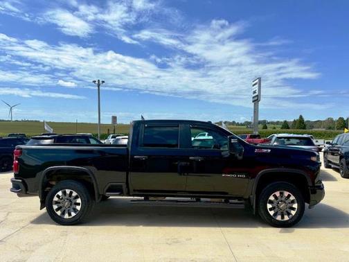 2024 Chevrolet Silverado 2500 Custom