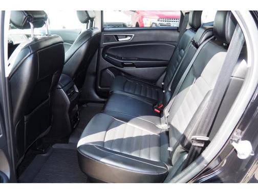 White Platinum Metallic Tri-Coat 2017 Ford Edge SEL