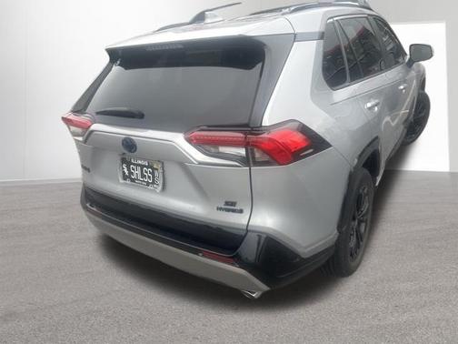 Silver Sky Metallic 2022 Toyota RAV4 Hybrid SE