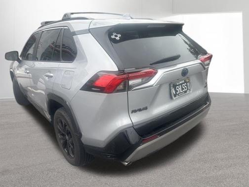 Silver Sky Metallic 2022 Toyota RAV4 Hybrid SE