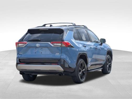 2025 Toyota RAV4 Hybrid SE