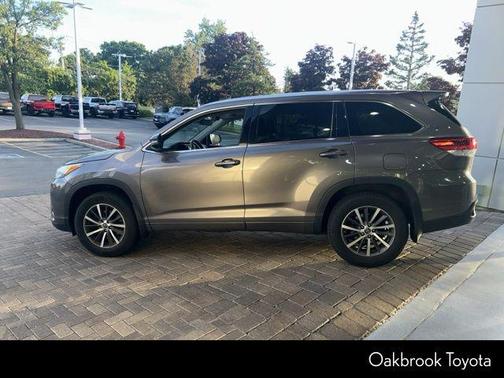 Predawn Gray Mica 2017 Toyota Highlander XLE