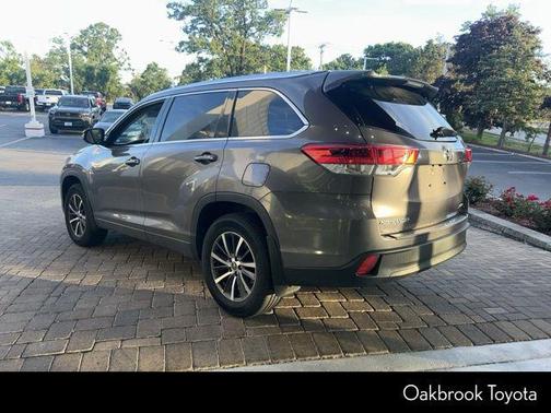 Predawn Gray Mica 2017 Toyota Highlander XLE