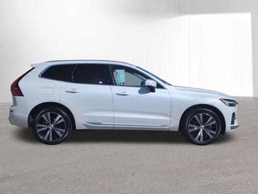 2022 Volvo XC60 B5 Inscription