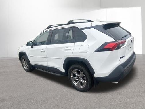 Ice Cap 2023 Toyota RAV4 XLE