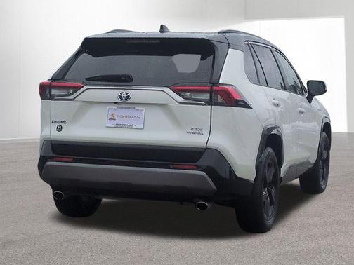 2020 Toyota RAV4 Hybrid SE