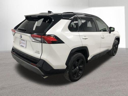 2020 Toyota RAV4 Hybrid SE