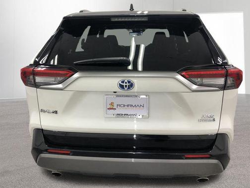 2020 Toyota RAV4 Hybrid SE