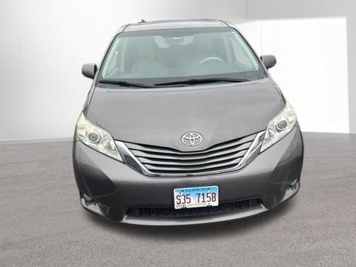 2013 Toyota Sienna XLE