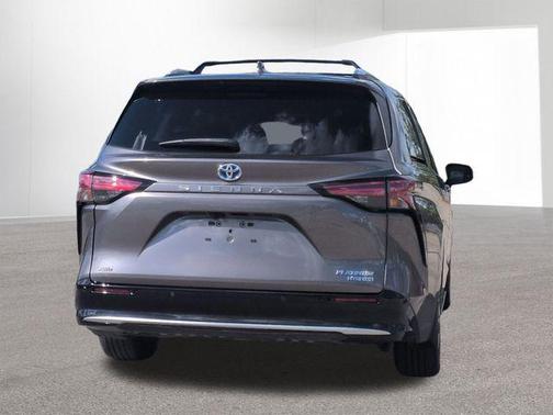 2022 Toyota Sienna Platinum 7 Passenger
