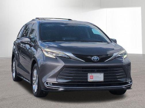 2022 Toyota Sienna Platinum 7 Passenger