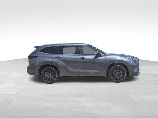 2025 Toyota Highlander Platinum
