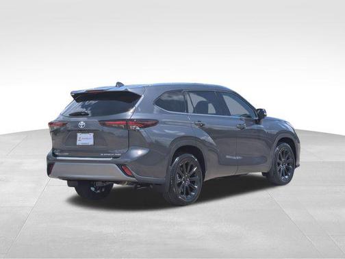 2025 Toyota Highlander Platinum
