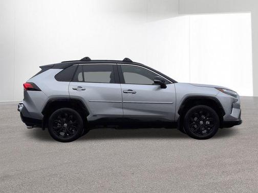 2025 Toyota RAV4 Hybrid SE