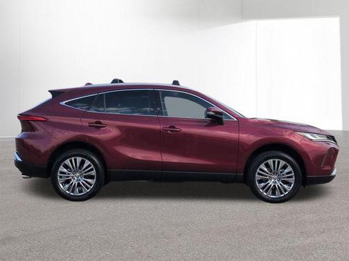 2022 Toyota Venza XLE