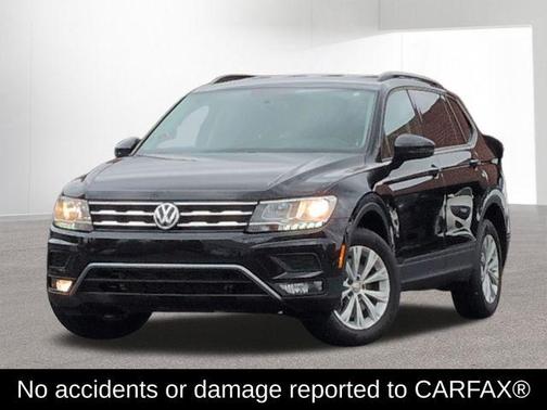 Deep Black Pearl Metallic 2018 Volkswagen Tiguan 2.0T S
