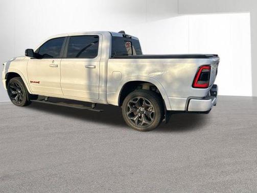 Ivory White Tri-Coat Pearlcoat 2023 RAM 1500 Limited