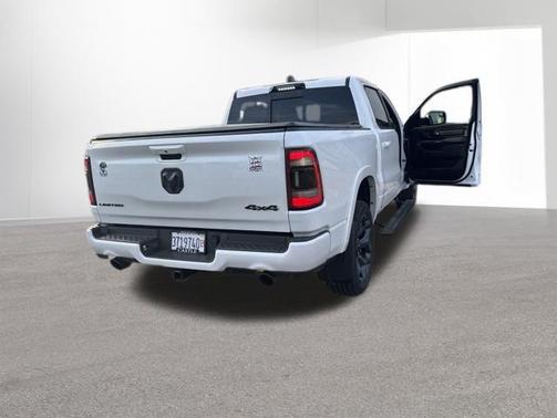 Ivory White Tri-Coat Pearlcoat 2023 RAM 1500 Limited